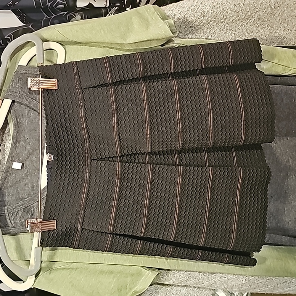 NWOT FOREVER 21 SKIRT